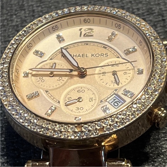 Michael Kors MK5538 Women's Parker Rose Gold-Tone and Tortoise Resin Glitz Watch - Picture 11 of 11